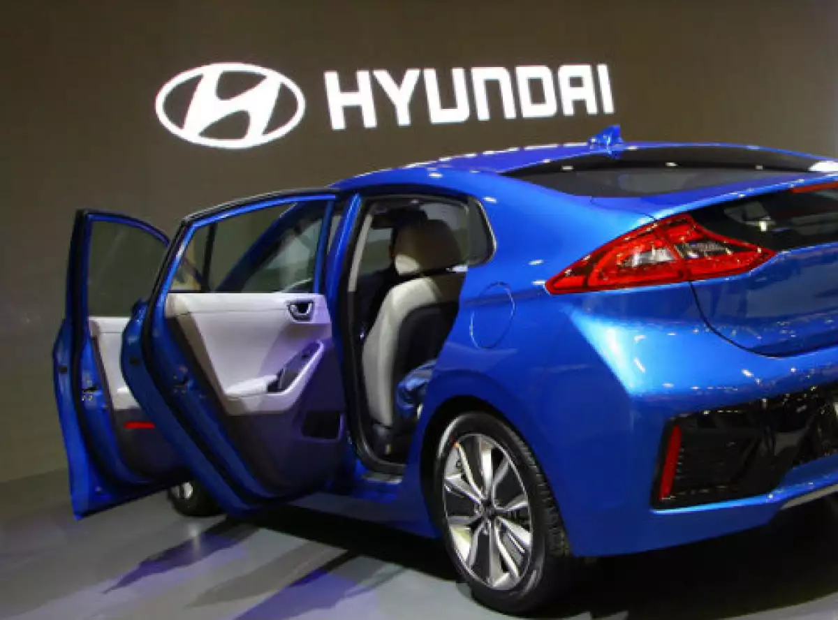 Hyundai auto