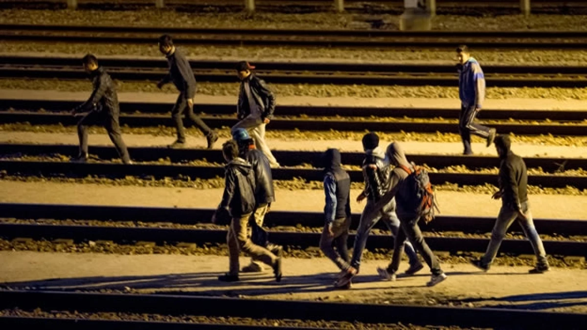 Algunos de los inmigrantes que trataron de llegar a Reino Unido a través de un túnel por Francia