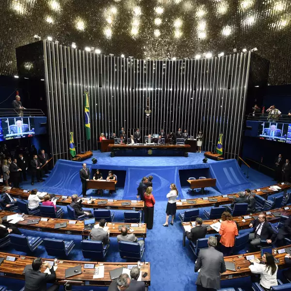 El Senado de Brasil suspendió a Dilma Rousseff por 180 días.