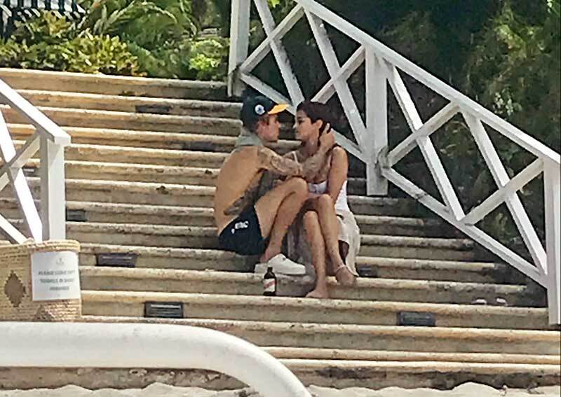 Justin Bieber y Selena romanticos