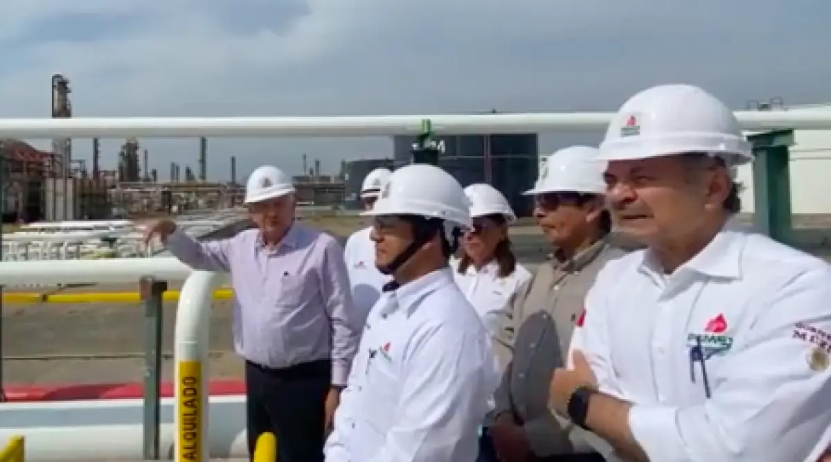 amlo-en-refineria-salina-cruz.jpg