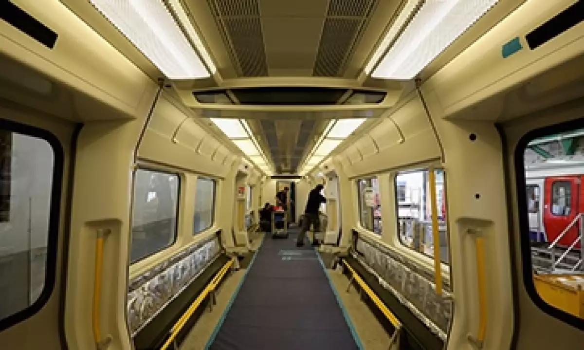 El fabricante de trenes Bombardier construye material rodante tanto para la circulaci�n de trenes de largo recorrido y el metro de Londres.