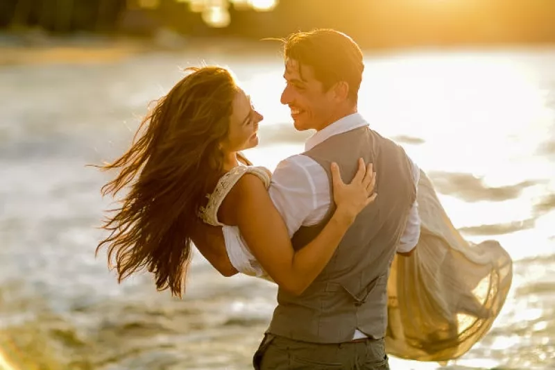 Desde un paradisíaco destino en Nayarit, los actores comparten el esperado día que vivieron el pasado sábado, en el cual unieron sus vidas de forma íntima y especial.