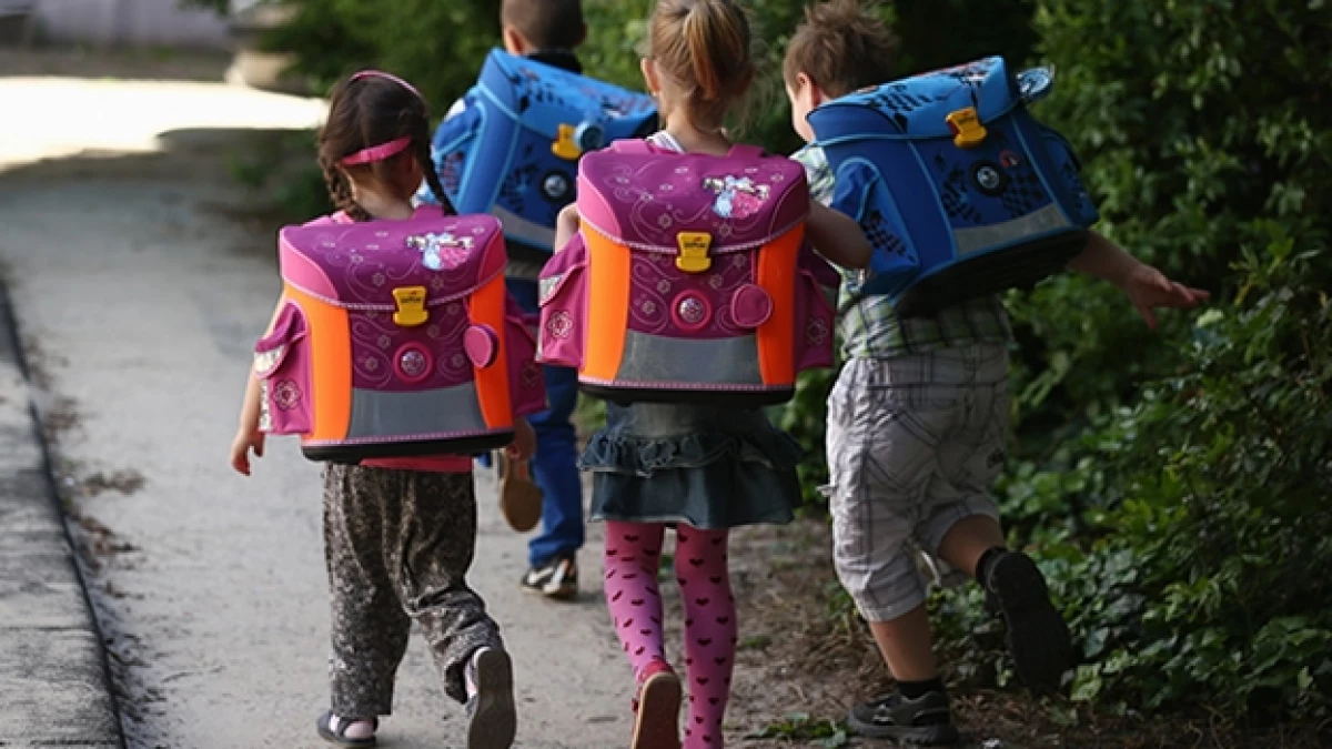 regreso a clases kinder escuela padres niños
