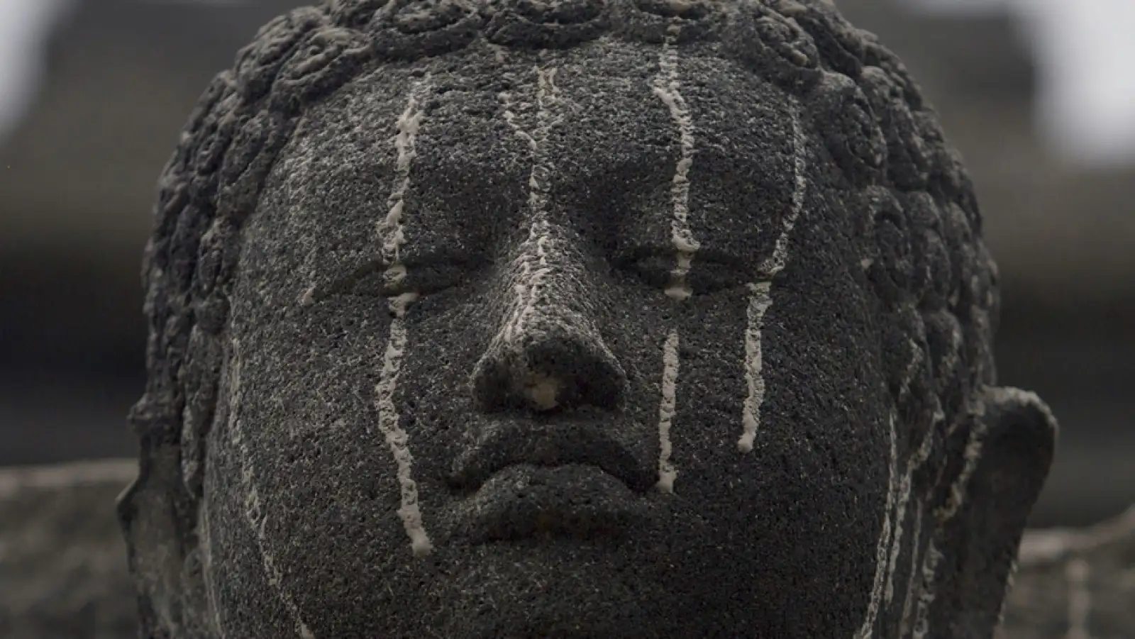 figura de un buda en borubudur