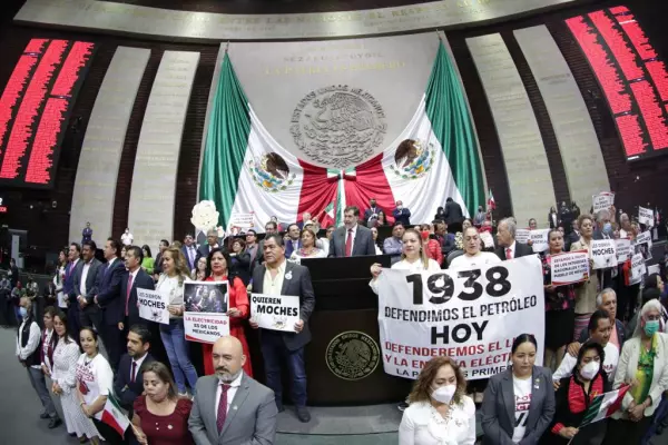 Bancada de diputados del PT en debate sobre reforma eléctrica.