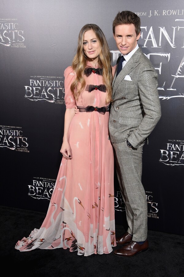 Eddie Redmayne y si esposa