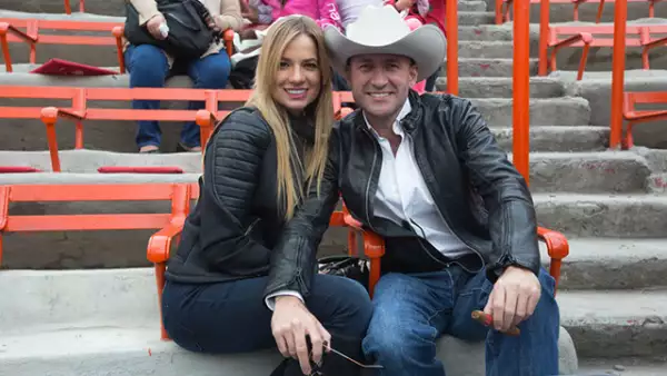 Alexandra Stergios,Pedro Ferriz