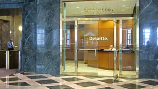 El gigante de la consultoría está comprometido con el desarrollo profesional de los nuevos empleados.  (Foto: Cortesía de CNNMoney)