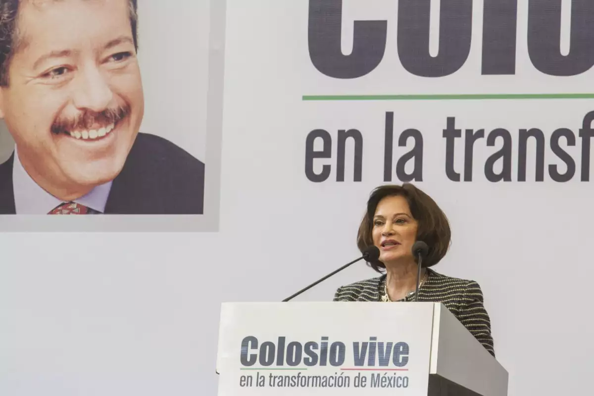 MÉXICO, D.F., 22MARZO2015.- Cecilia Soto González, ex candidata por el Partido del Trabajo a la Presidencia de México en 1994, durante la ceremonia por el aniversario luctuoso de Luis Donaldo Colosio, a 21 años de su asesinato, en el Claustro de Sor Juana. 
FOTO: ISAAC ESQUIVEL /CUARTOSCURO.COM