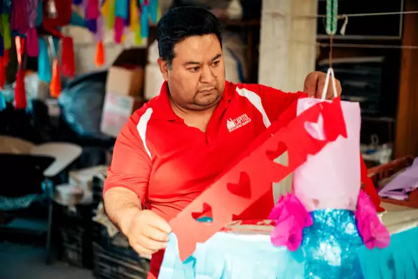 artesano-edomex-pinatas.jpg