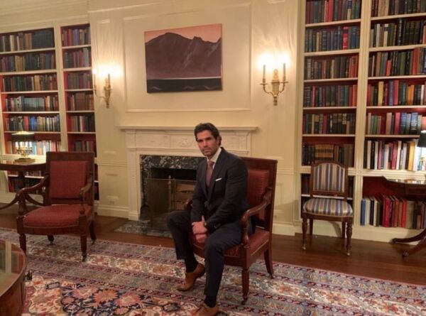 Eduardo Verástegui en la Casa Blanca 4.jpg