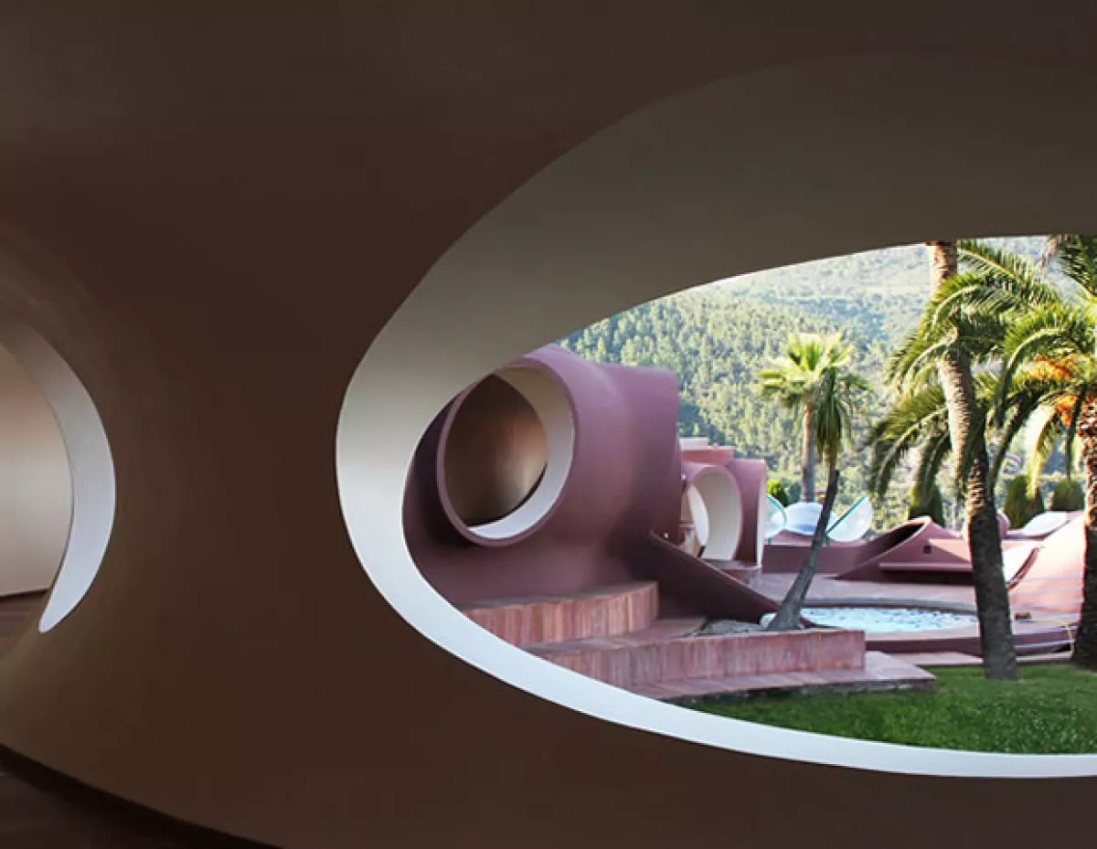 Se llevó a cabo en la casa de Pierre Cardin.