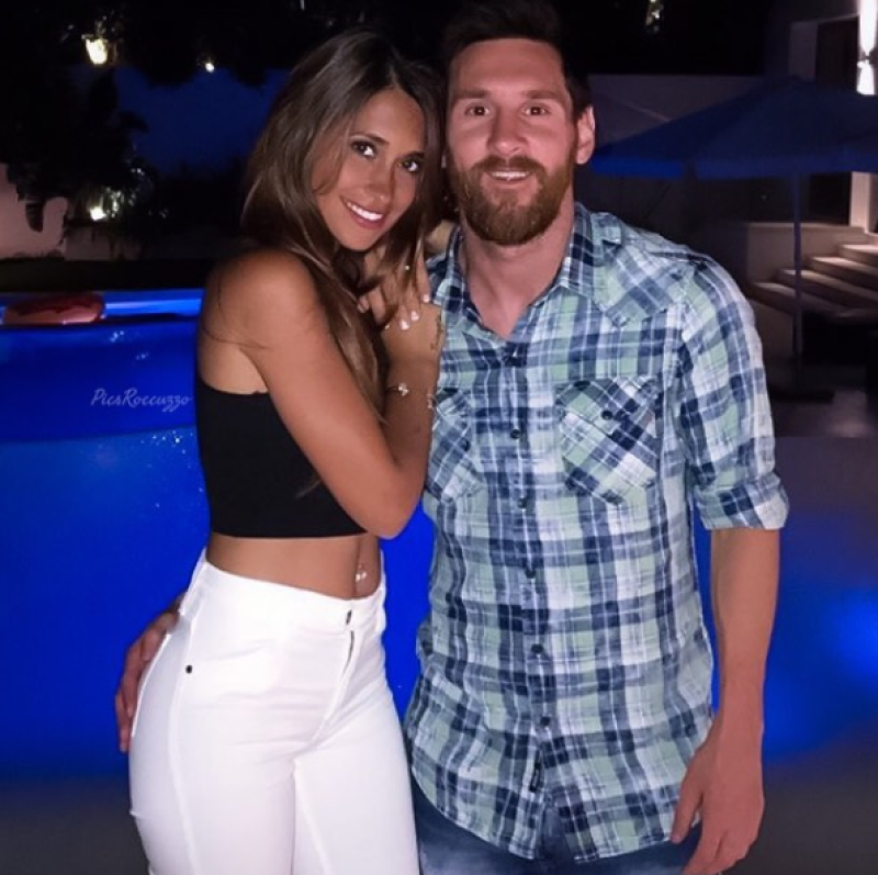 Antonella Roccuzzo Sola De Vacaciones Con Sus Hijos Y Lionel Messi