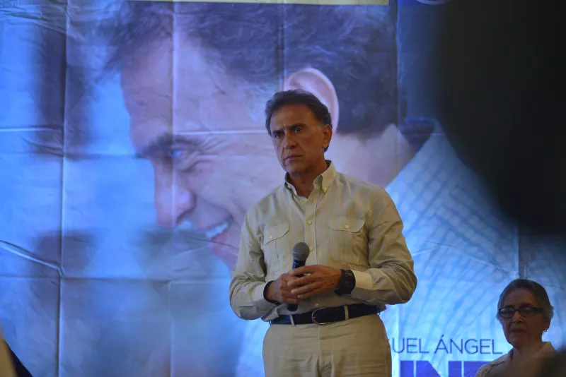 El abanderado panista acusó que se trata de una guerra en su contra, pues sus contrincantes temen que les gane en las urnas. 