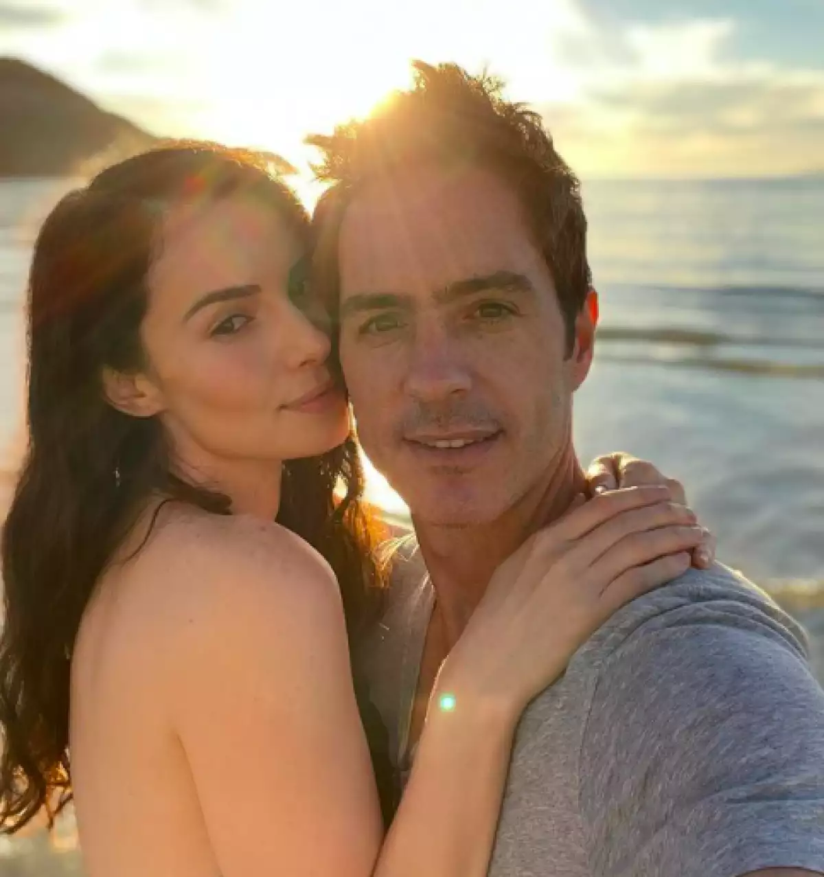 Paulina Burrola y Mauricio Ochmann