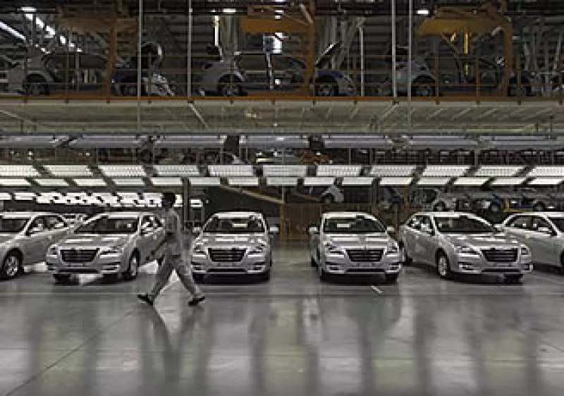 Las automotrices China han visto un repunte en la demanda, mientras que la recesión ha disminuido las ventas en EU. (Foto: AP)