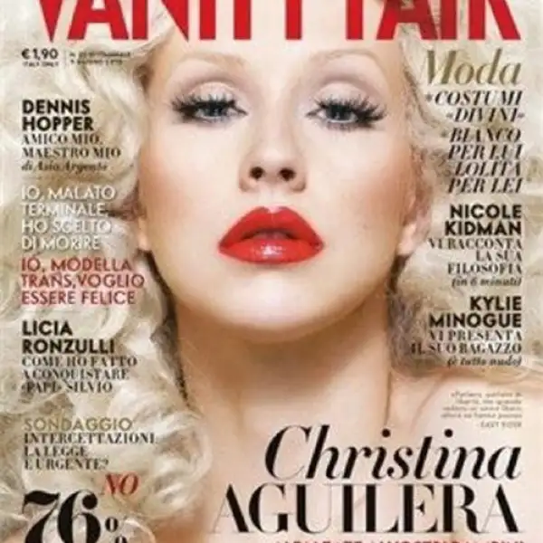 La sensual Christina Aguilera en la portada de Vanity Fair haciendo gala de su belleza y sensualidad.