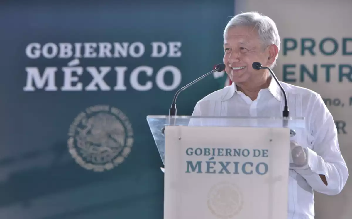 AMLO en Huetamo