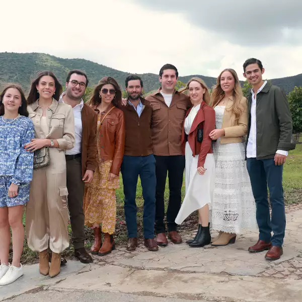 Mariana y Liliana Villarreal Mendel, Marcelo López Cárdenas, M