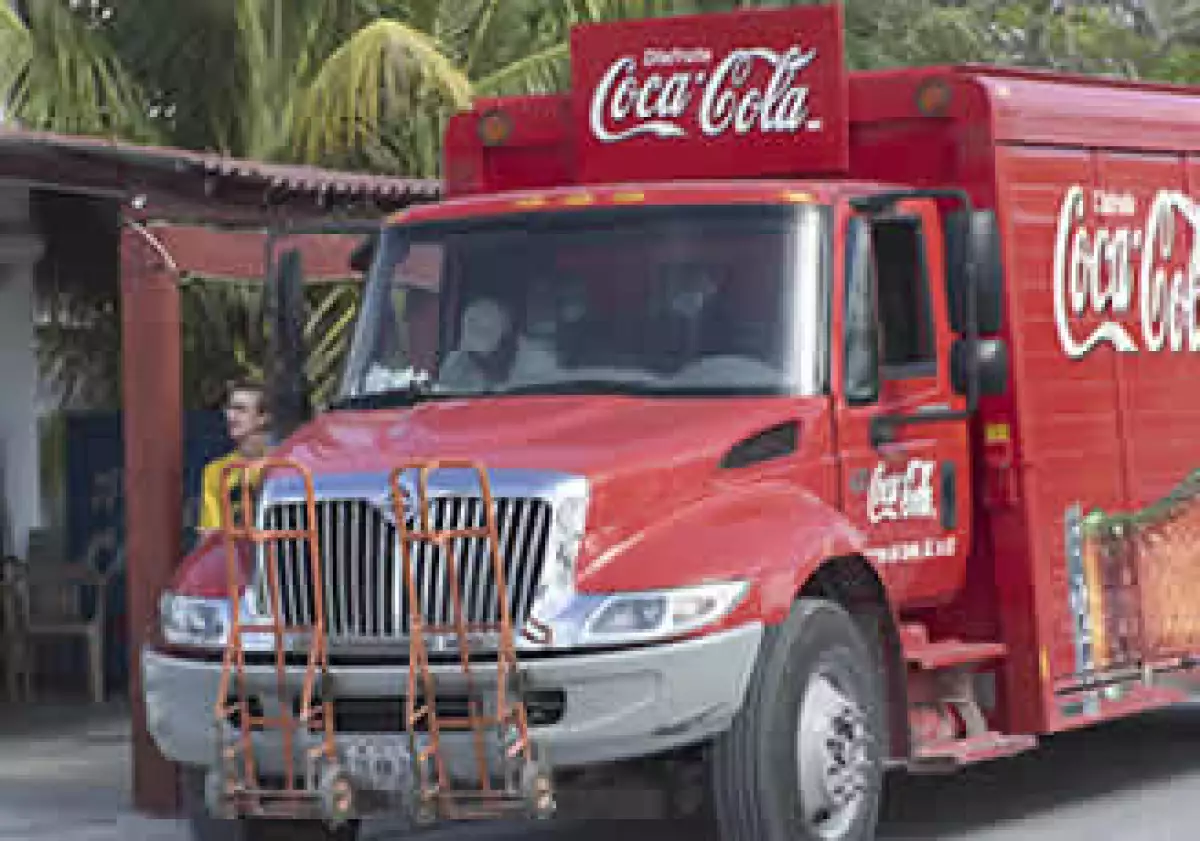 La ciudad de Caracas constató la falta de los productos como el refresco Coca-Cola y el agua Nevada. (Foto: Photos to Go)