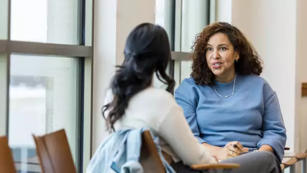 Quienes son mentoreadas luego guían a más mujeres: es un ciclo virtuoso