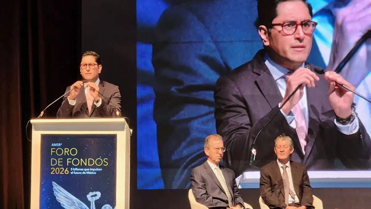 omar mejia defiende restriccion de tasa de interes
