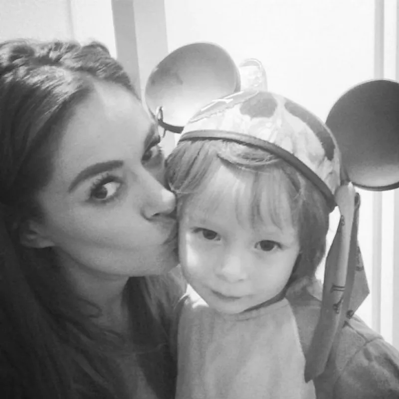 El tierno niño de dos años ya es todo un experto en repostería y su orgullosa mamá comparte un video en Instagram mostrando cómo su pequeño “chef” disfruta cocinando.