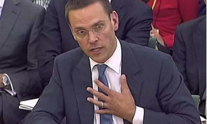 James Murdoch dirigía News of the World, un periódico de 168 años de antigüedad. (Foto: Reuters)
