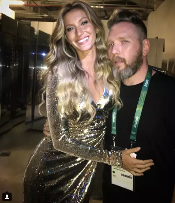 El diseñador encargado de crear el vestido fue Alexandre Herchcovitch.