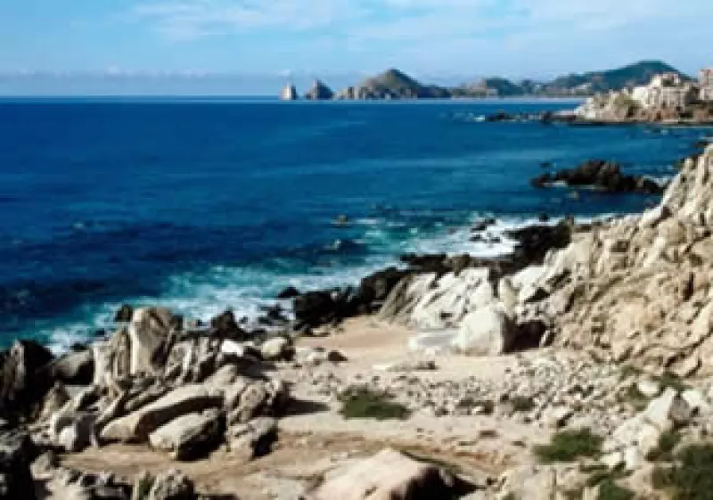 La Semarnat permitió que Hansa Urbana construya un desarrollo turístico en una zona de Los Cabos calificada como Patrimonio Natural. (Foto: Jupiter Images)