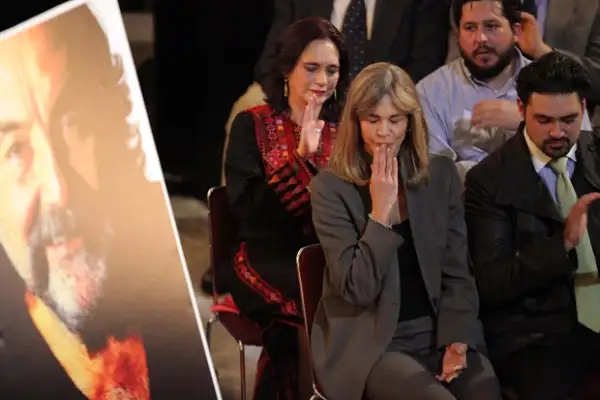 Familiares y amigos dedicaron algunas palabras de despedida a Armendáriz Jr.