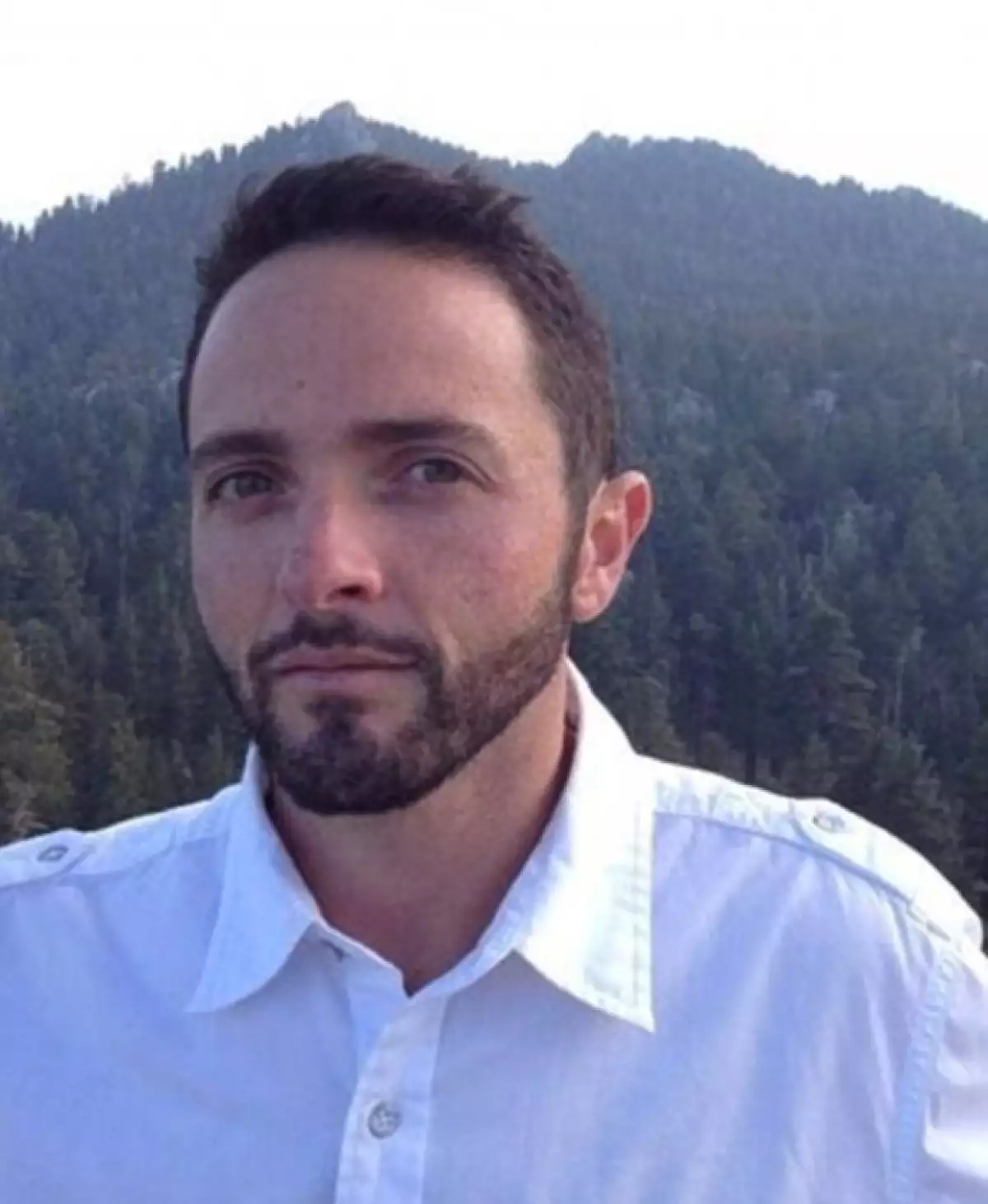 Actualmente, Jimmy se ve así. Lo cual es impactante después de 20 años.