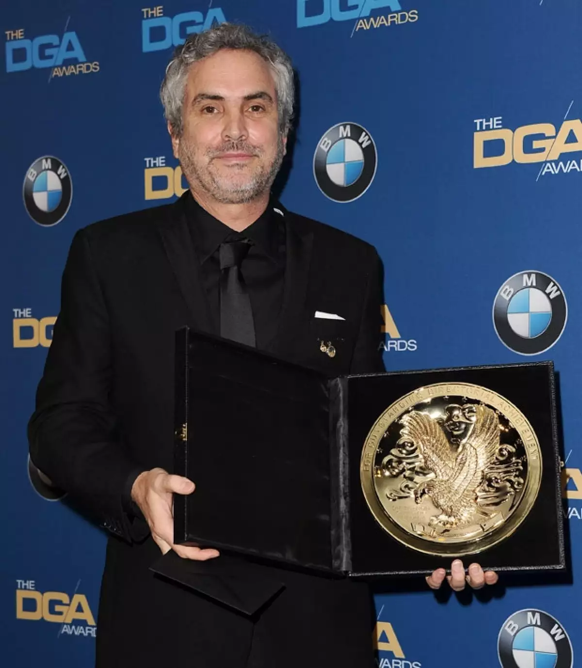 Con este galardón, Cuarón se coloca como puntero y amplio favorito para ganar el Oscar el próximo 2 de marzo en la entrega que se realizará por parte de la academia.