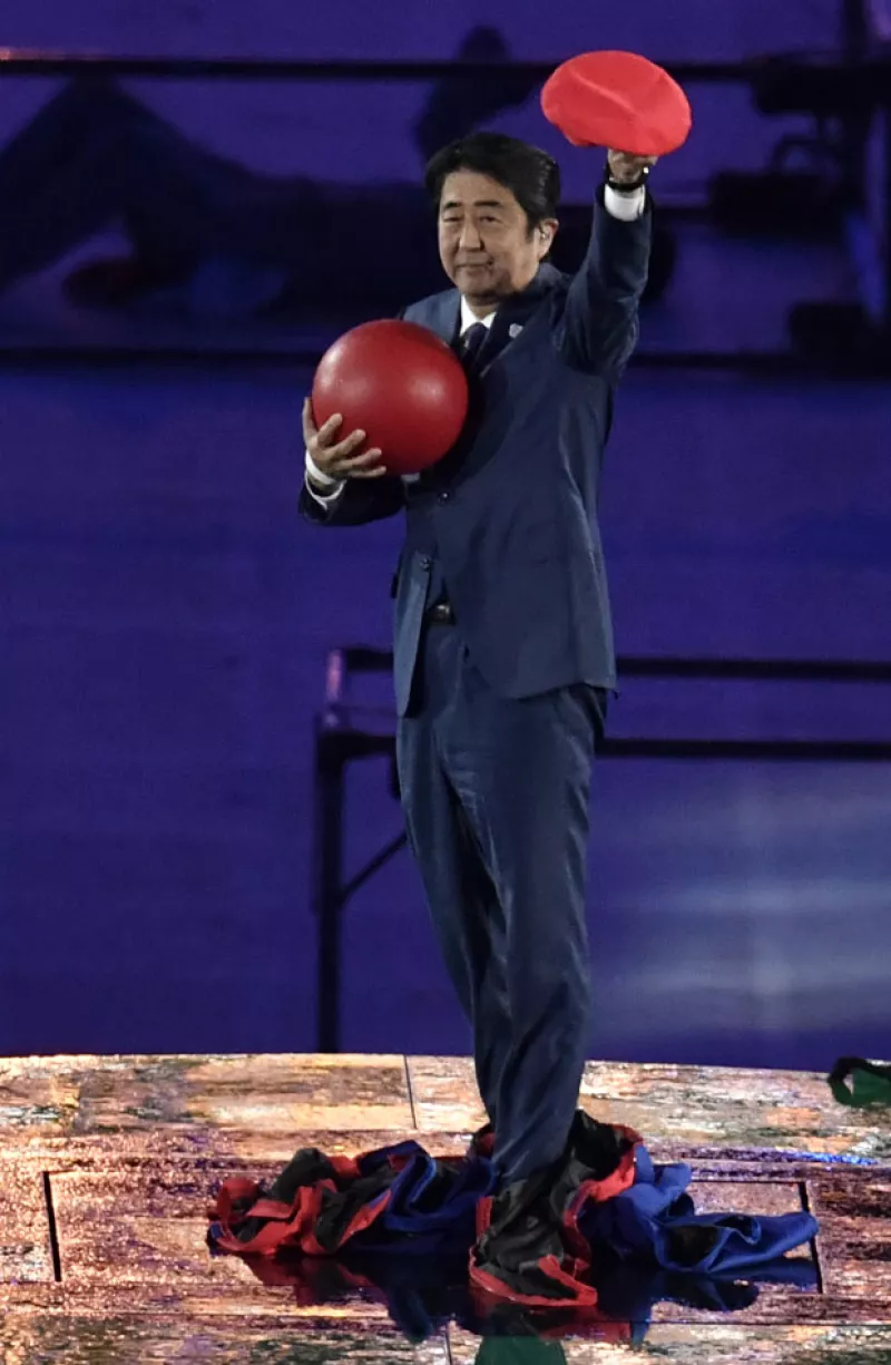 Después de poco más de 20 días de competencias, los Juegos Olímpicos terminaron con una presentación de la nación nipona que no tardó en convertirse en el principal target de diversión.