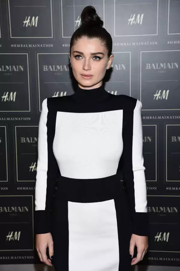 Con un bajo perfil, Eve Hewson se mantiene vigente como actriz y toda una fashionista.