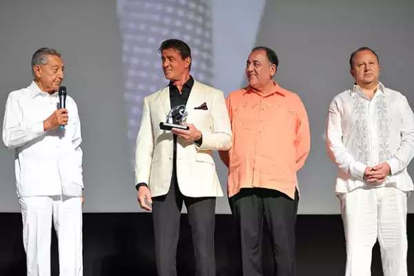 El actor de 67 años de edad fue reconocido por su trayectoria en el cine.