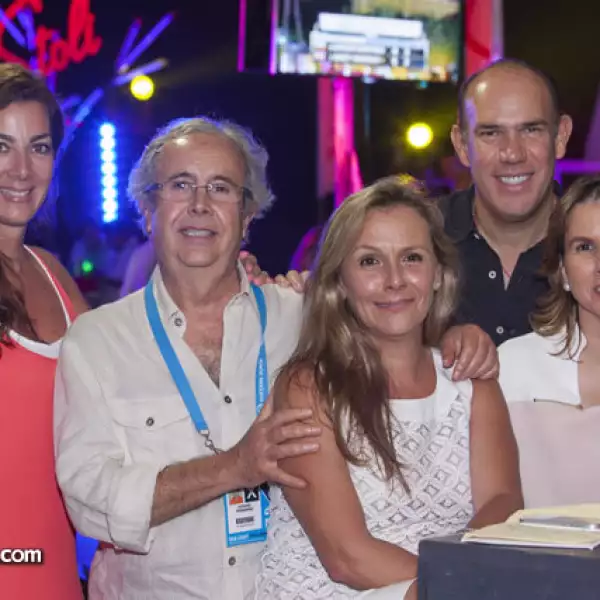 Jana Nieto,Octavio Fernández de Teresa y su esposa Rocío Fernández con José Antonio y Macarena Quintana