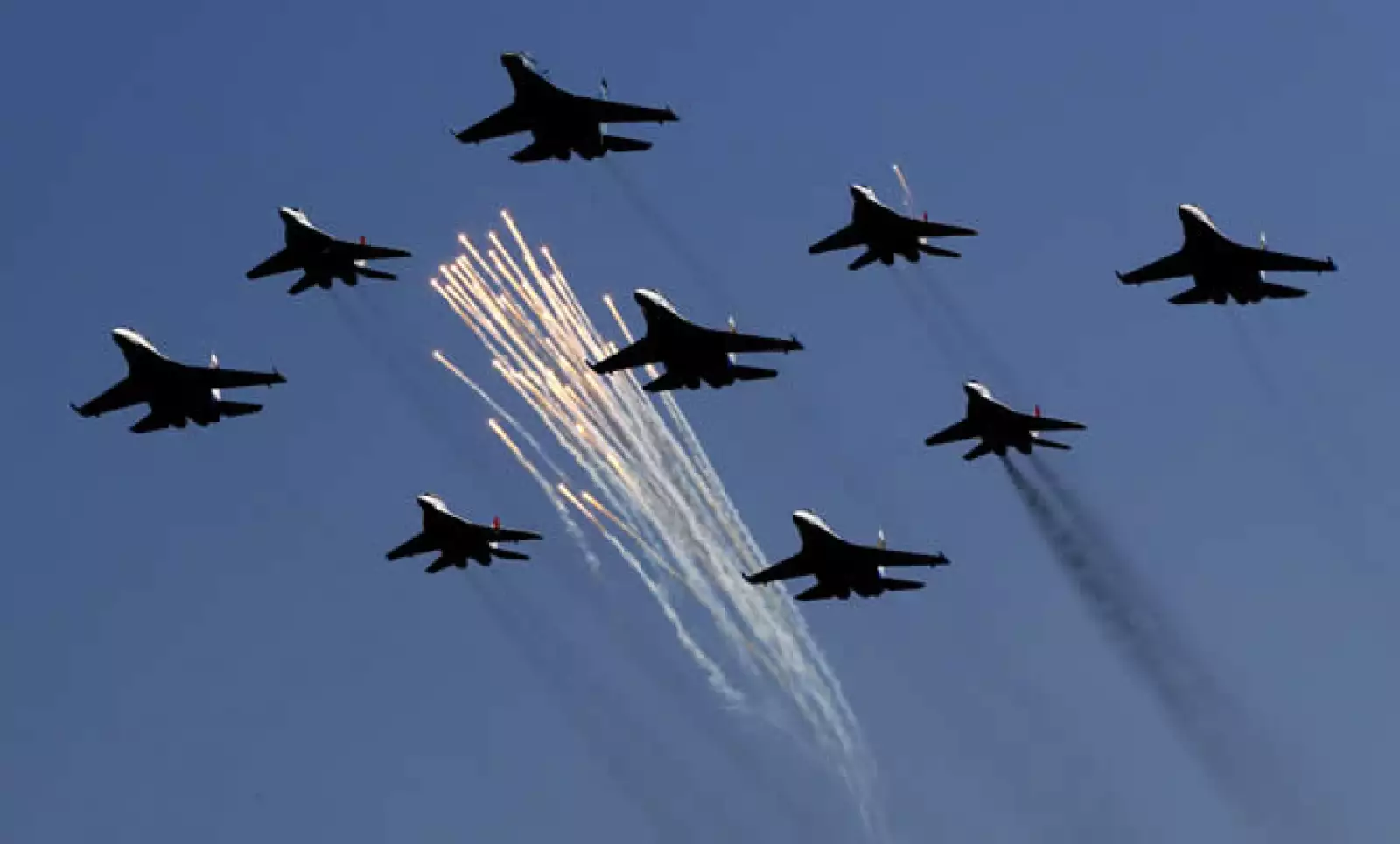 La industria de aviación rusa bajó durante los duros tiempos que siguieron al desmantelamiento de la Unión Soviética en 1991.