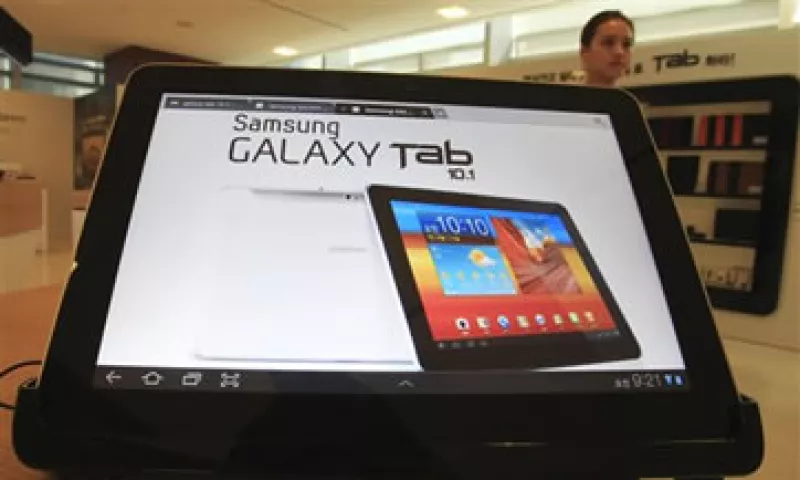 Apple afirma la línea Galaxy es una copia del iPhone y la iPad. (Foto: AP)