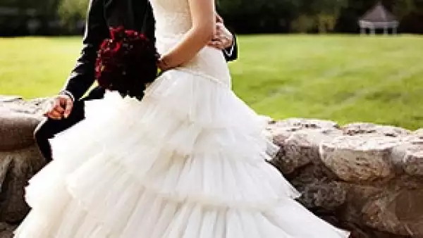 La actriz le dio el "Sí, acepto" a Ryan Piers Williams, con quien se comprometió el año pasado.