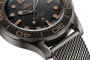 omega_210_90_42_20_01_001_close-up_jpg.jpg