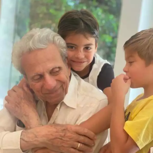 Shakira y sus hijos Milan y Sasha buscan vivir un verano normal