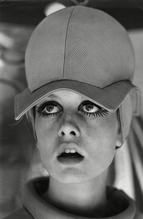 Twiggy In Paris