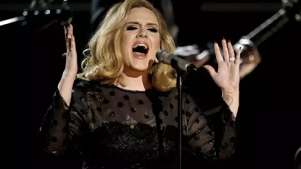 Adele canceló su tour a finales de 2011 por un problema en sus cuerdas vocales pero se espera que retome su gira por América del Norte en el segundo trimestre de este año.  (Foto: AP)