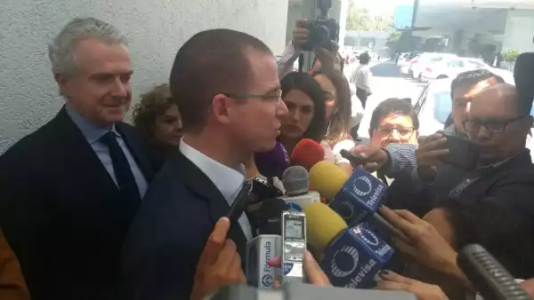 Con los hombres de negocios