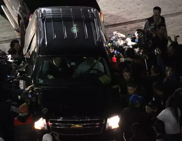 La cantante no respondió a las preguntas de los medios.