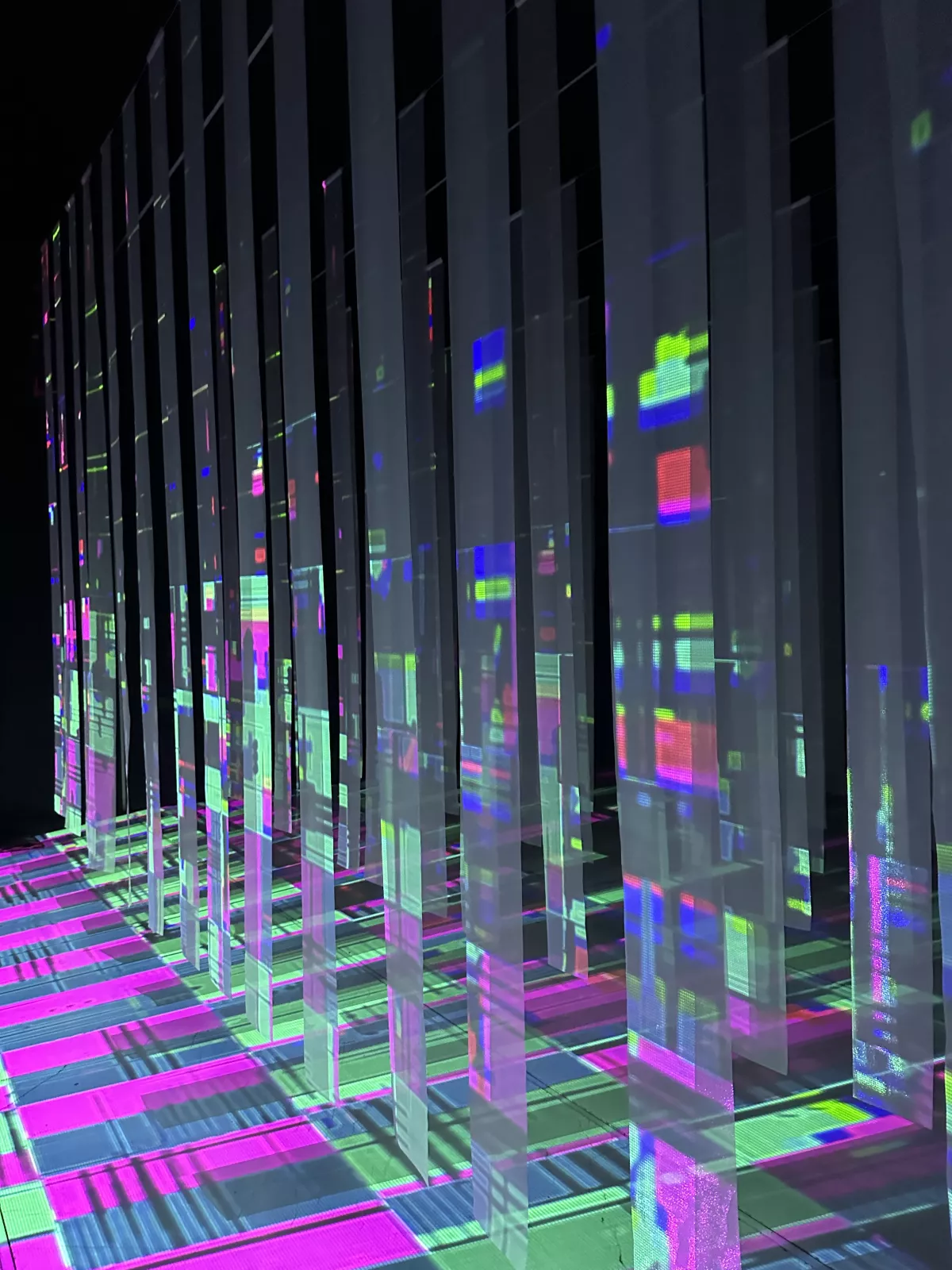 Glitche_02, experiencia inmersiva de Masary Studios en Antea, Querétaro