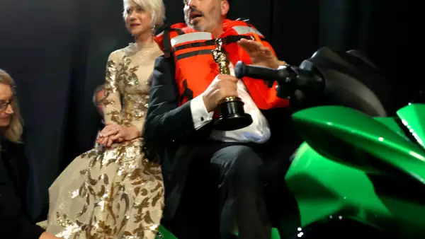Mark Bridges ganó un Oscar y una moto acuática por el discurso más corto