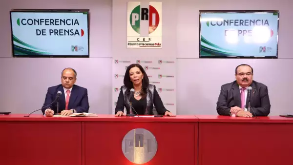 Manuel Añorve Baños (izquierda), Carolina Monroy (centro) y Jorge Carlos Ramírez Marín (derecha) exigieron al gobernador Rafael Moreno Valle sacar las manos de la elección.